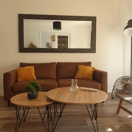 - Centre - Private Parking Appartement